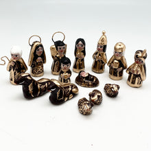 将图片加载到图库查看器，Mini Nativity Sets, Tonala
