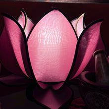 Charger l&#39;image dans la galerie, Vietnamese Silk Lotus Lamp
