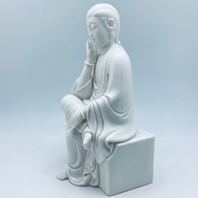 Cargar imagen en el visor de la galería, White Porcelain Contemplative Quan Yin
