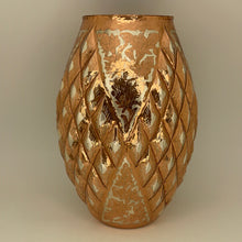 Cargar imagen en el visor de la galería, Diamond designed Copper Vase from Santa Clara Del Cobre
