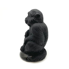 Cargar imagen en el visor de la galería, Hand Carved Obsidian Monkey (Small)
