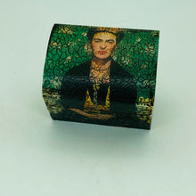 将图片加载到图库查看器，Folkart Antiqued Boxes
