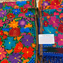 Cargar imagen en el visor de la galería, Table Runners from Guatemala- Medium

