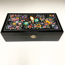 Cargar imagen en el visor de la galería, Hand Painted Lacquered Boxes, By Irma

