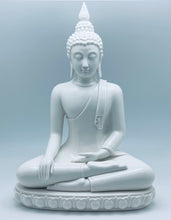 Charger l&#39;image dans la galerie, White Porcelain Sukothai Style Seated Buddha
