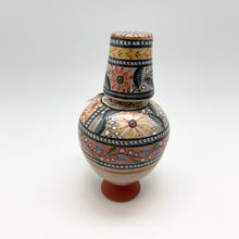将图片加载到图库查看器，Grand Master Burnished Vessels
