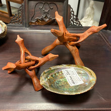Load image into Gallery viewer, Wooden Hand Carved Tripod Stands for Shells

