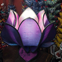 Charger l&#39;image dans la galerie, Vietnamese Silk Lotus Lamp

