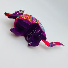 Cargar imagen en el visor de la galería, Armadillo Medium Alebrije

