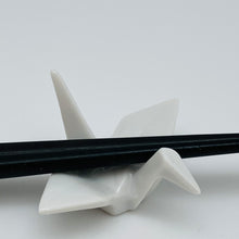 Cargar imagen en el visor de la galería, Japanese Porcelain Chopstick Rest
