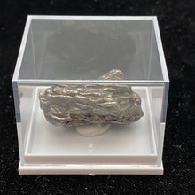 Cargar imagen en el visor de la galería, Iron Meteorites, Argentina

