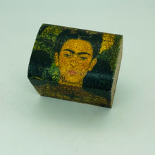 将图片加载到图库查看器，Folkart Antiqued Boxes
