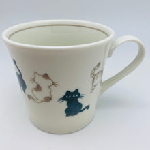 將圖片載入圖庫檢視器 Japanese Porcelain Cat Mug
