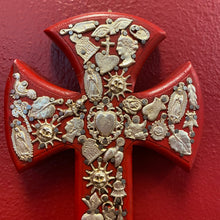Cargar imagen en el visor de la galería, Hand Carved Milagro Cross
