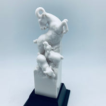 将图片加载到图库查看器，White Porcelain Zodiac Figures
